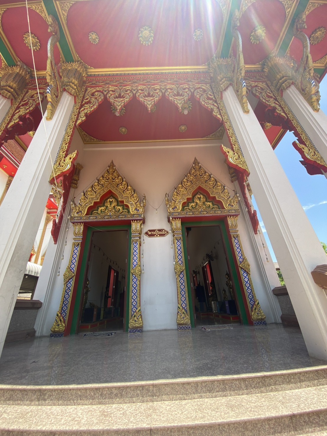 วิหารหลวงพ่อโต วัดลาดปลาดุก นนทบุรี